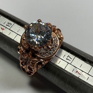 Sterling Silver gold tone cocktail ring with large center stone. Size 5.5